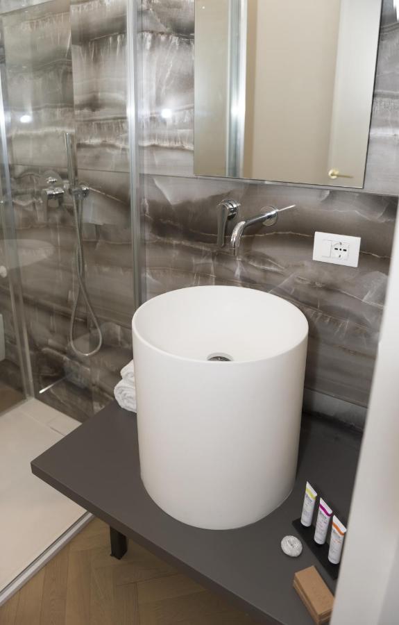 Riccione Suite Design Экстерьер фото